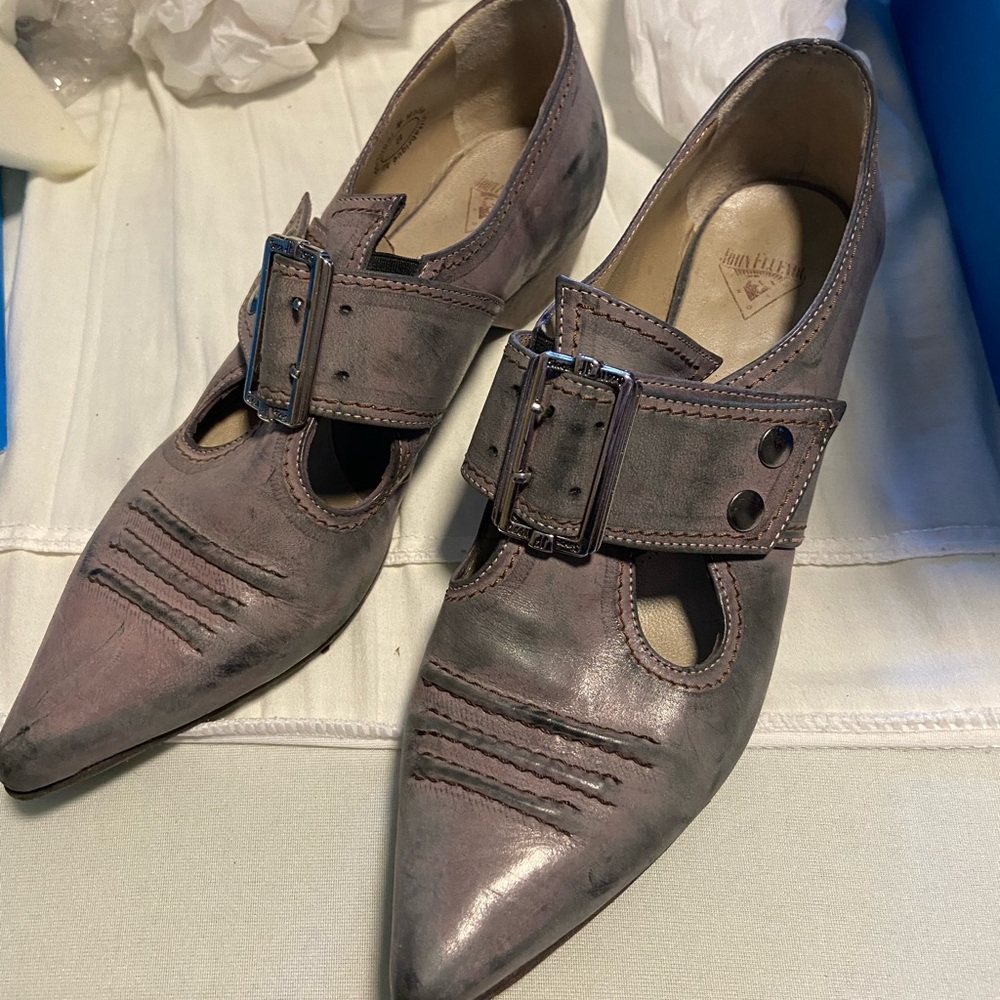Stylish Gray Buckle Shoes